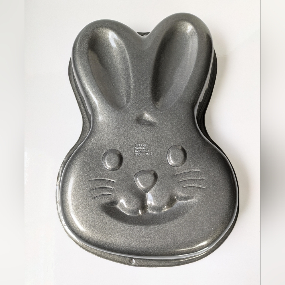 90's Vintage Wilton Bunny Rabbit Cake Baking Pan Easter Birthday Party 1998